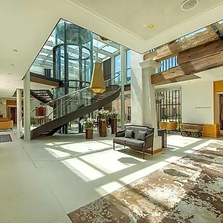 Hotel Chais Monnet 4*